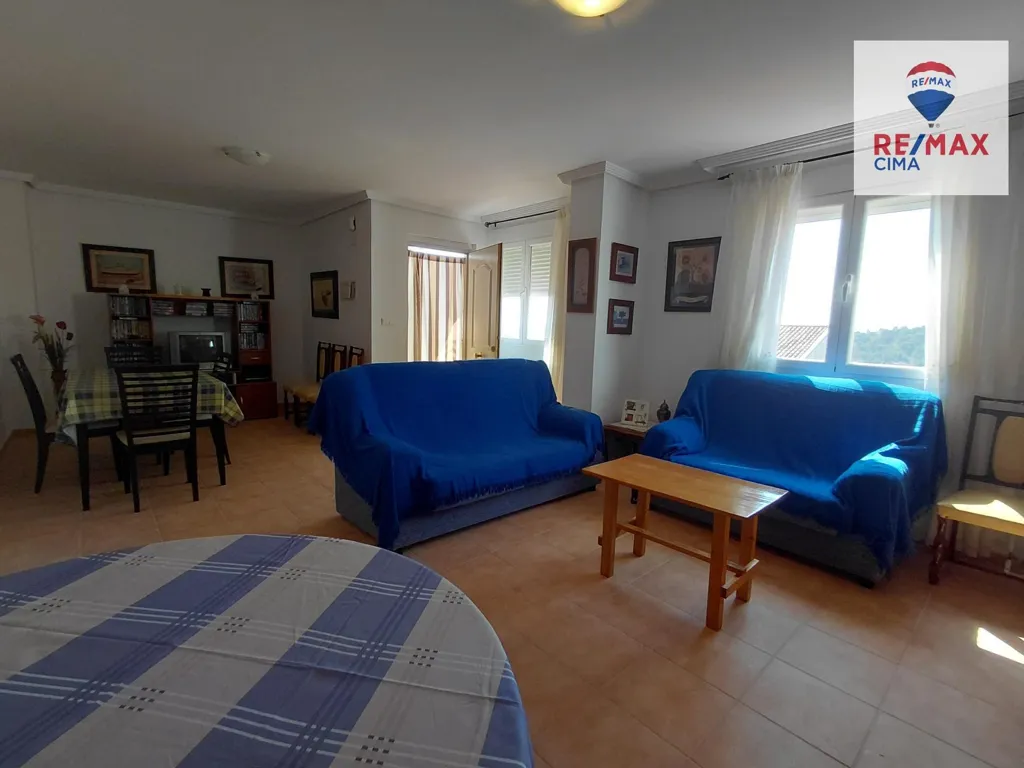 Elutuba - Spacious House with Terraces in Campo Cámara