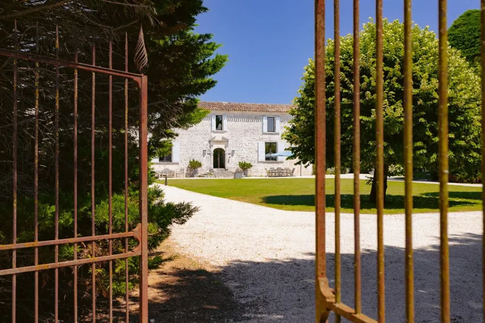 Extérieur - Logis Historique avec Piscine près de Royan