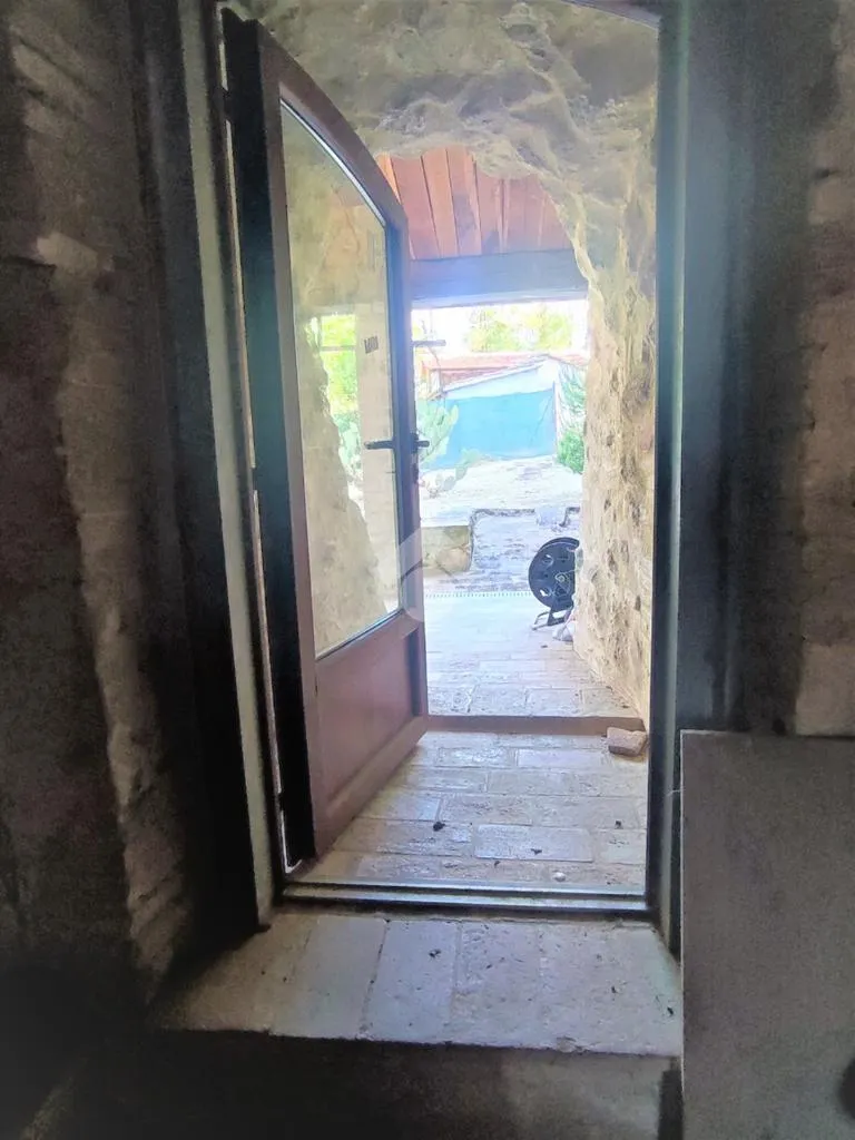 Entrée - Rustic Stone Cottage with Garden in Pianello