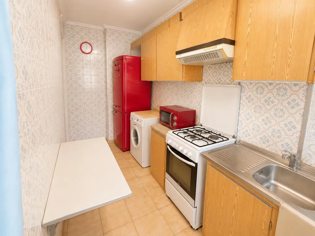 Cucina - Bright Apartment with Garden Views near Monastery