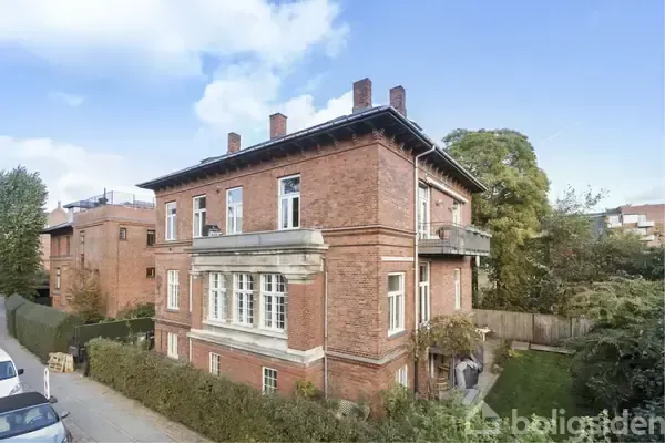 Välivaade - Villa with Historical Charm in Frederiksberg C