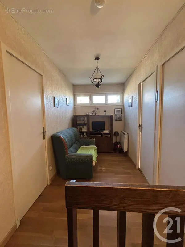 hallway_entrance