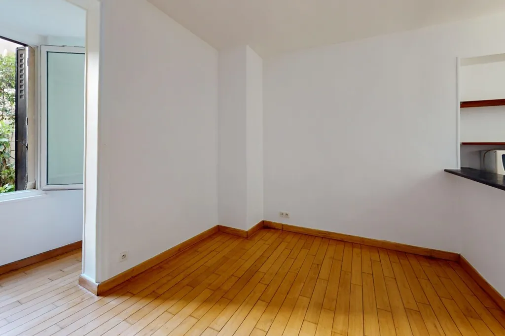 Toad - Studio Apartment with Courtyard View in Paris 14th