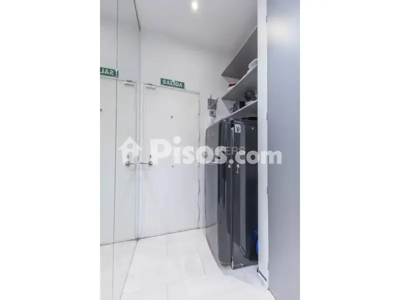 Pesuköök - Modern Studio Flat with Balcony in Madrid Centre