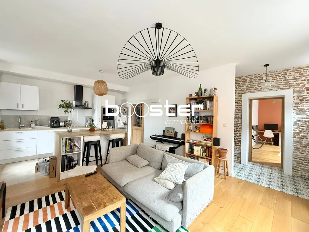 Living Room - Charmful 3-Bedroom Apartment in Saint-Cyprien