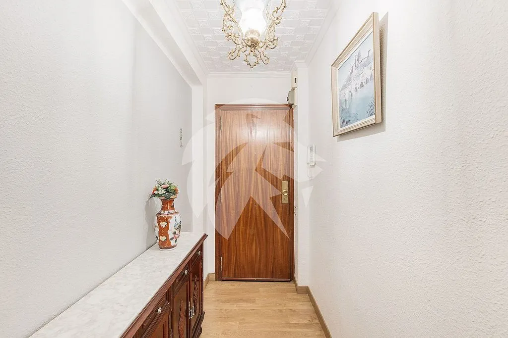 Esik - Apartment with Balcony in La Malvarrosa