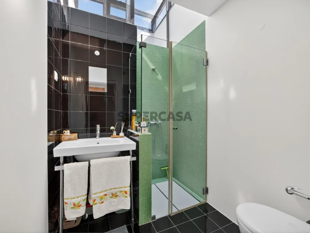 Badezimmer - Modern Villa with Industrial Design in Assafora