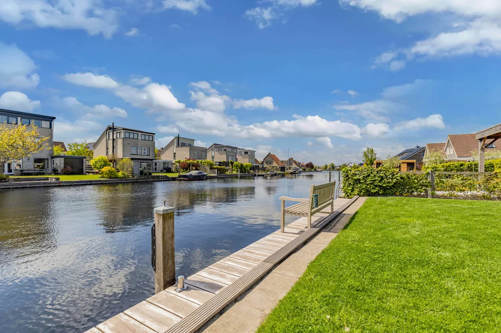 Extérieur - Villa with Private Dock in Lemmer