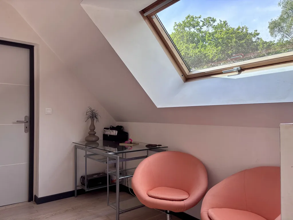 Toad - Architect-Designed House with Pool near Plœmel