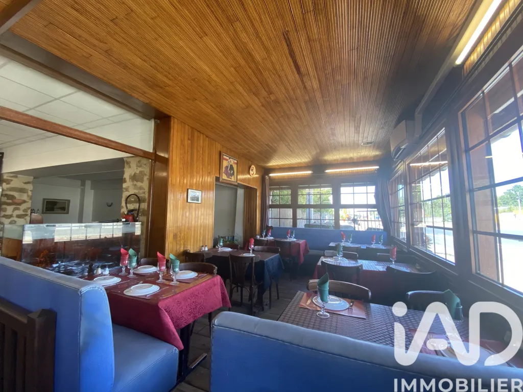 Salle à manger - Bar/Restaurant avec Jardin à Boissy-sous-Saint-Yon