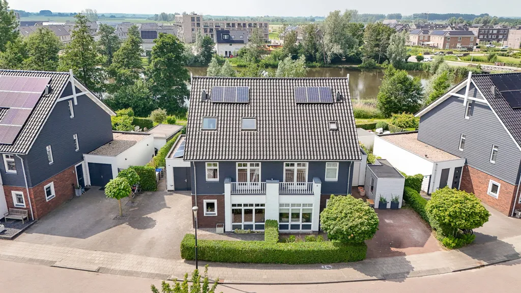 Õhuvaade - Half-Detached House with Water View in Culemborg