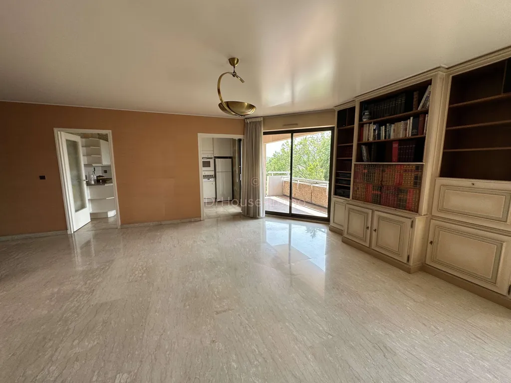 Living Room - Apartment with Balcony and Terrace in Central Location