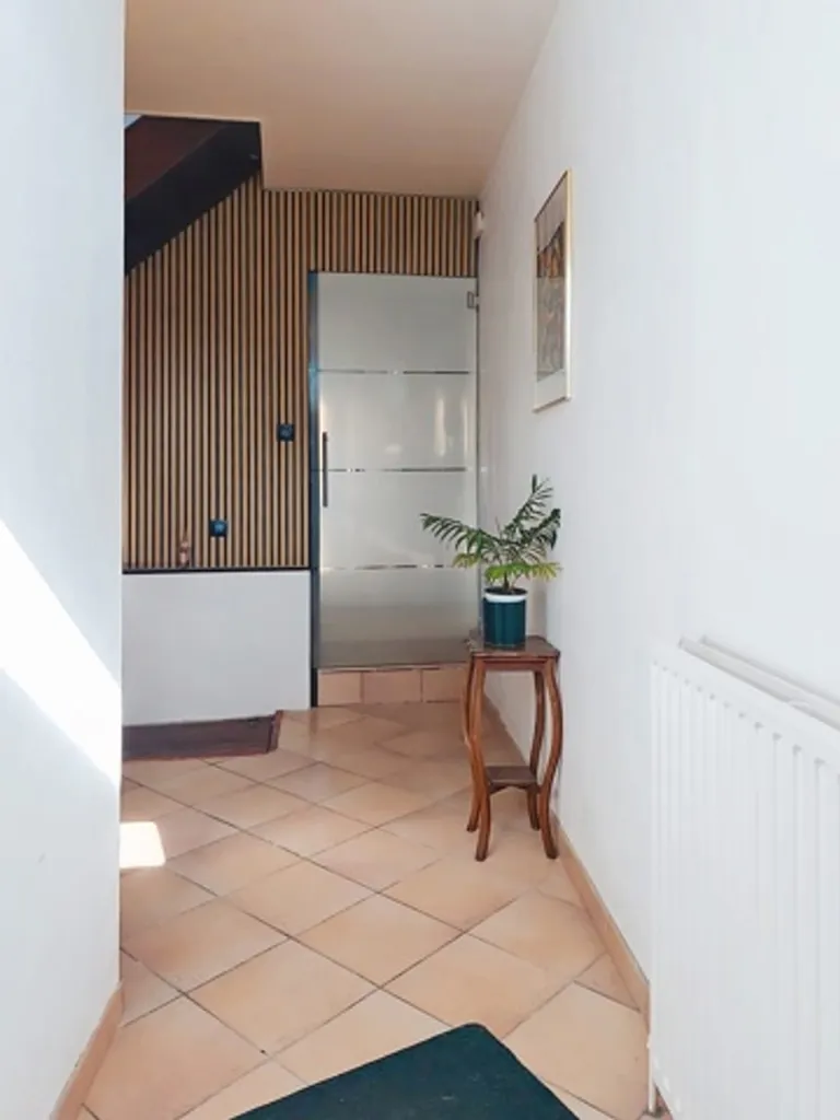 hallway_entrance