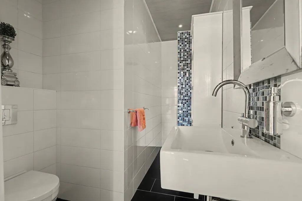 Salles de bain - Character House with High Finish in Klundert