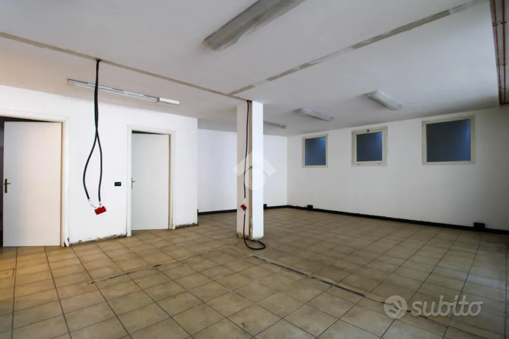 Garage - Office and Retail Complex in Calolziocorte