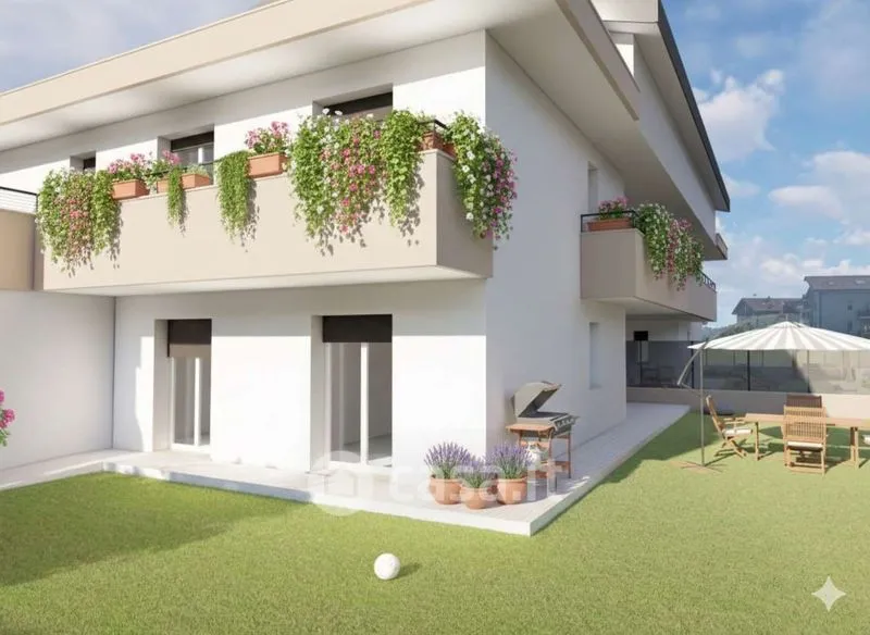 Modern Trilocale with Loggia in Inverigo Centre