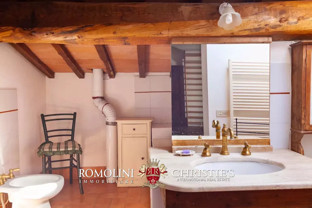 Bathrooms - Villa with Vineyard and Pool near Florence