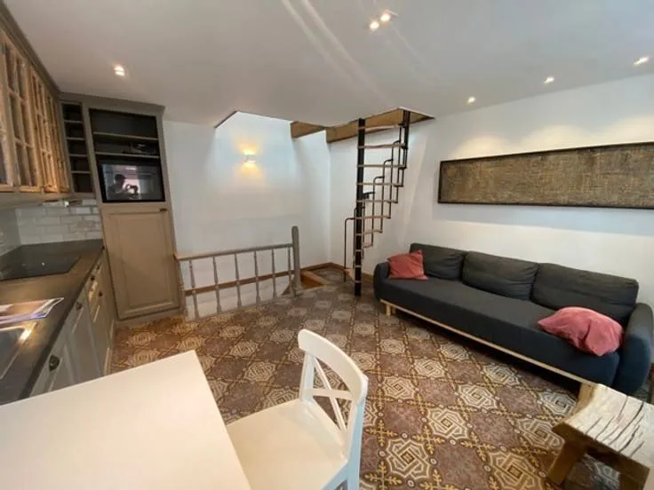 Elutuba - Duplex Flat with Central Location in Nivelles