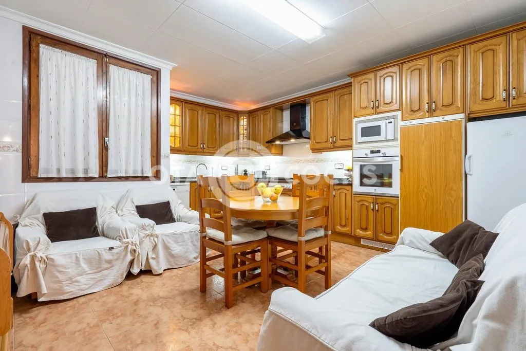Söögituba - Luxury Apartment Complex in Reus Centre