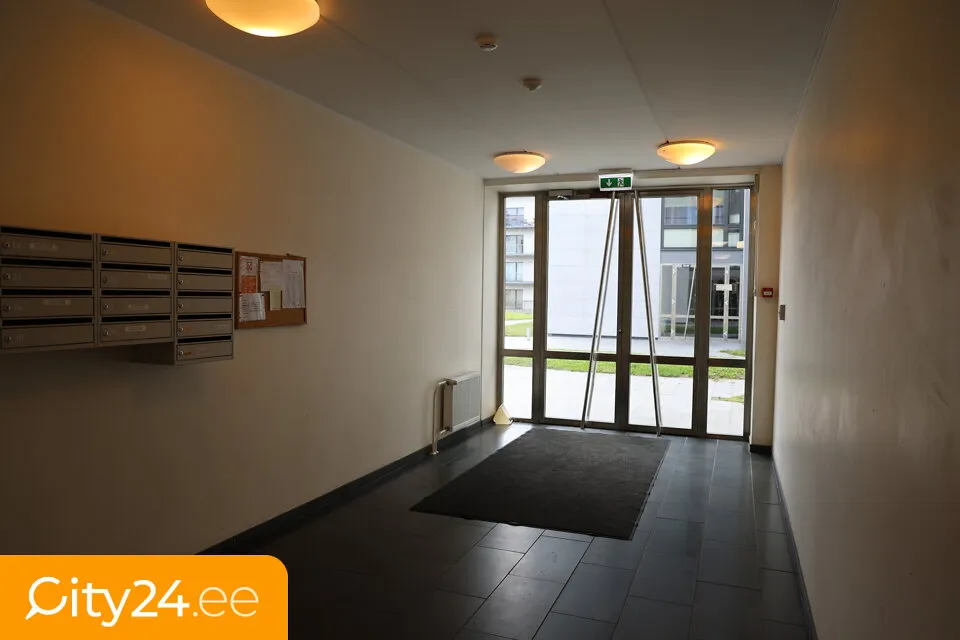 hallway_entrance