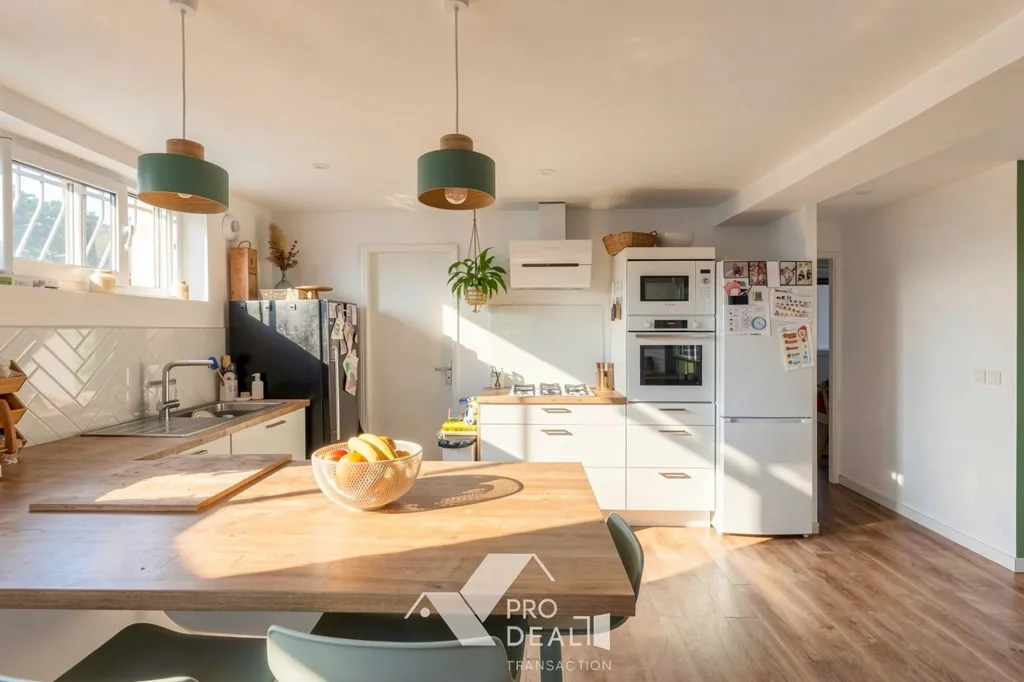 Cuisine - Maison avec Piscine au Calme à Saint-Bernard