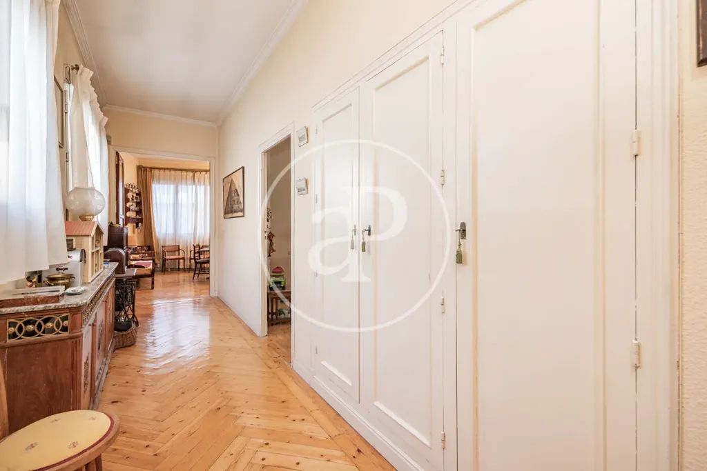 Entrée - Luxury Apartment with High Ceilings in Madrid