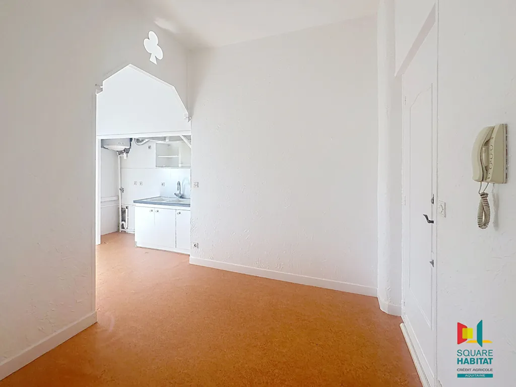 Stanze - Bright 2-Bed Apartment in Cenon