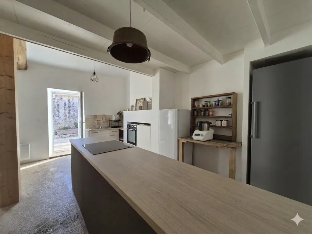 Cuisine - Maison Rénovée avec Dépendances au Calme à Bords