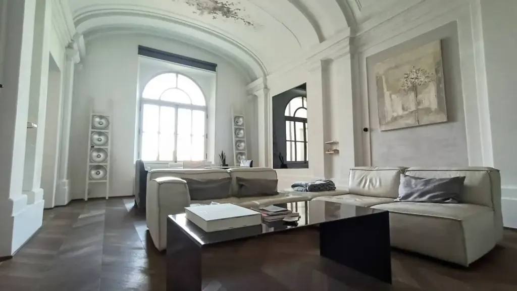 Elutuba - Historic Two-Bedroom Apartment in Capodimonte, Ancona