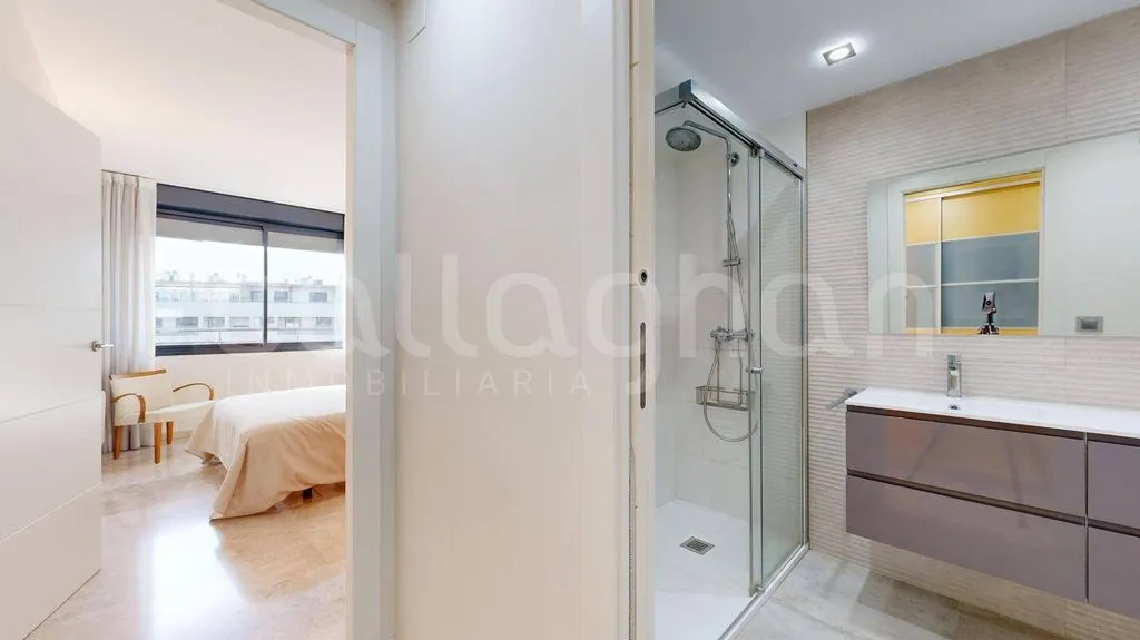 Vannitoad - Luxury Duplex with Pool in Valencia