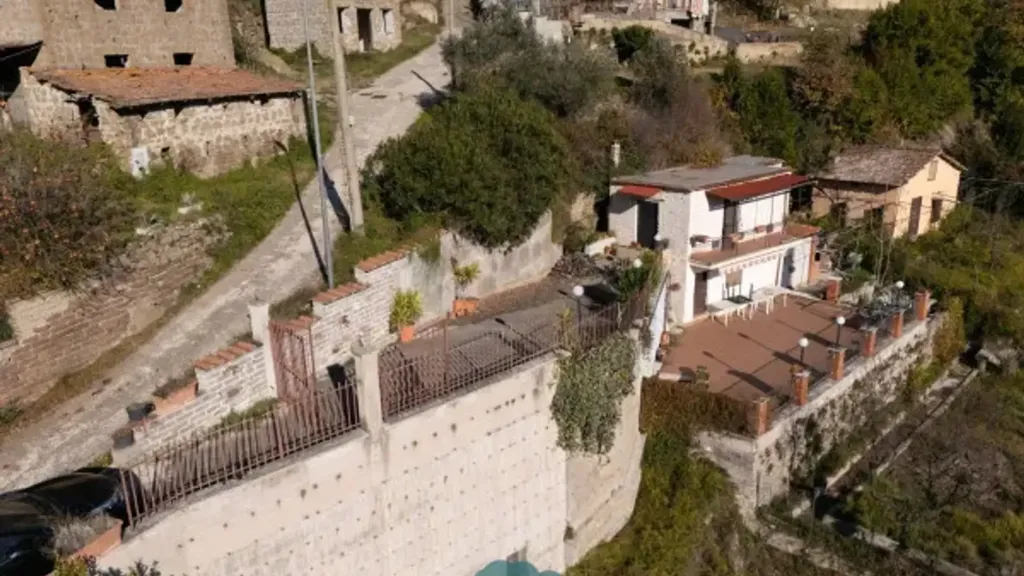Villa with Garden in Poli