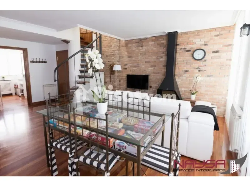 Salle à manger - Duplex with Balcony in Eduardo Dato Street