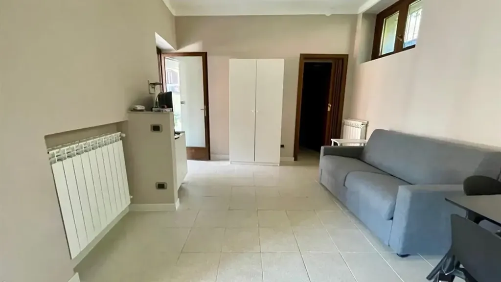 Elutuba - Monolocale with Open Plan in Gallarate