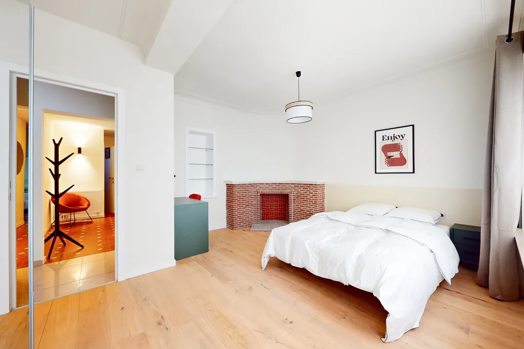 Magamistoad - 5-Bedroom Apartment with Terrace in Jette