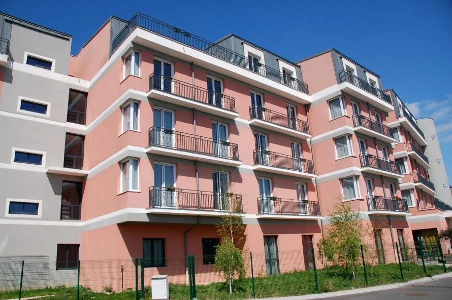 Välivaade - Contemporary Villa with Alzheimer Unit in Drancy