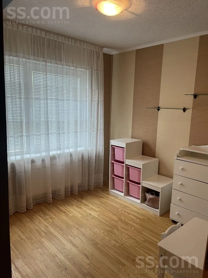 Bedrooms - 3-Bedroom Flat with Balcony in Riga