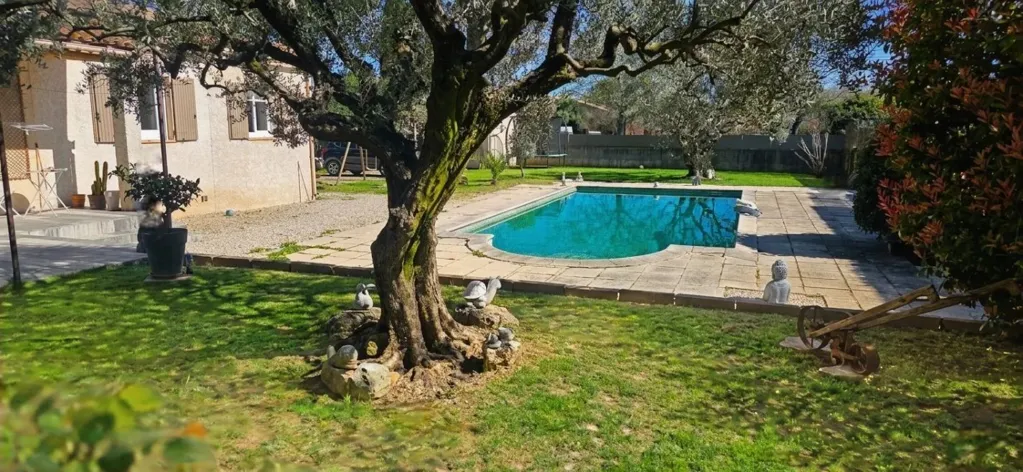 Piscine - Maison avec Piscine et Jardin à Bedarrides