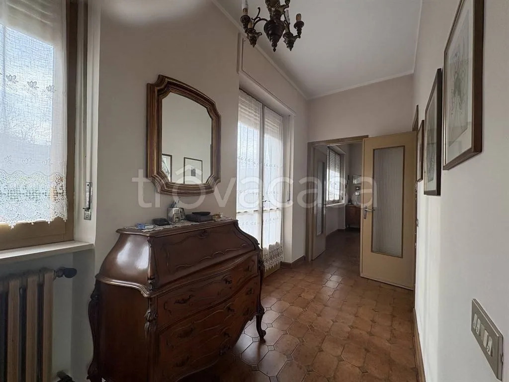 hallway_entrance