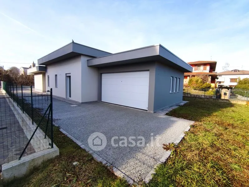 Välivaade - Modern Villa with Private Garden in Filago