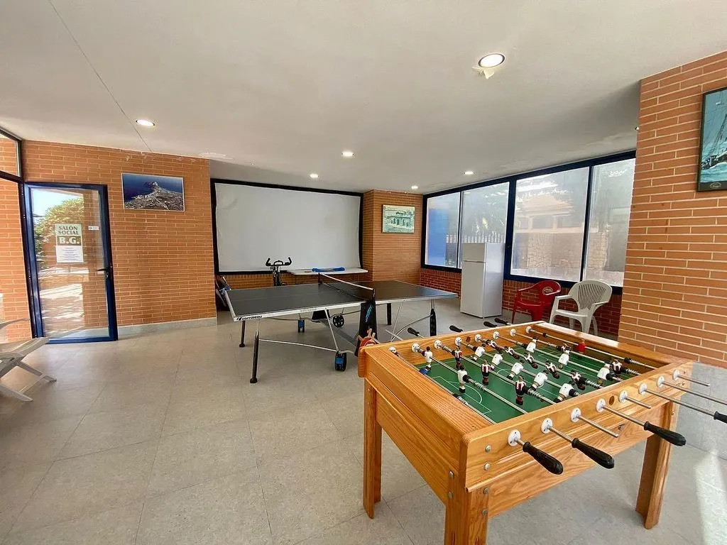 Toad - Spacious Apartment with Sea View in Caleta