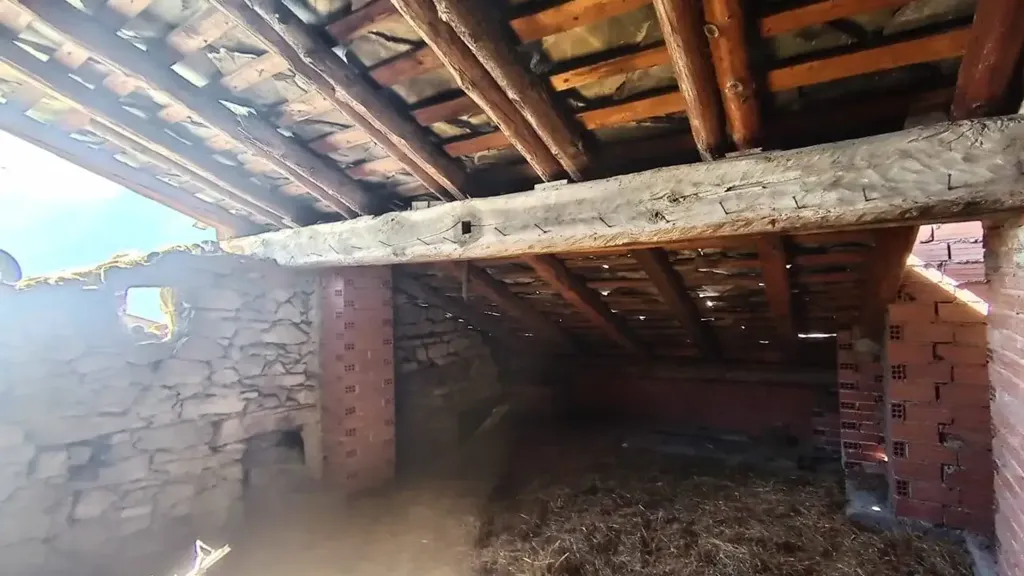 Toad - Rustic Property with Garden in Meylan