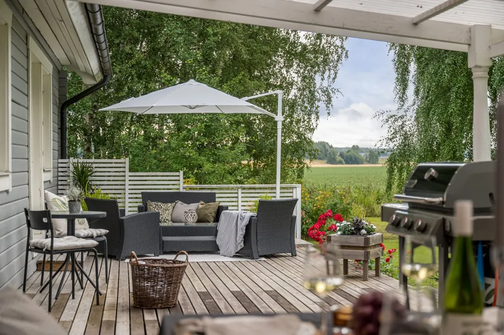 Terrasse - Charming Villa with Garden in Lantligt Setting