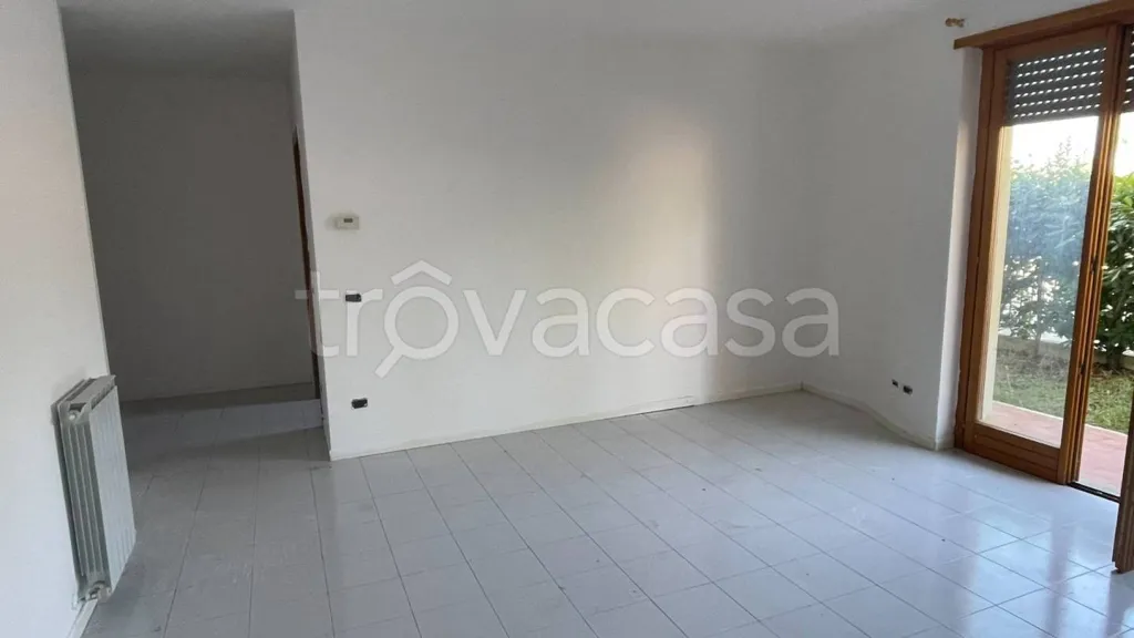 Pièces - Ground Floor Apartment with Private Garden in Perugia