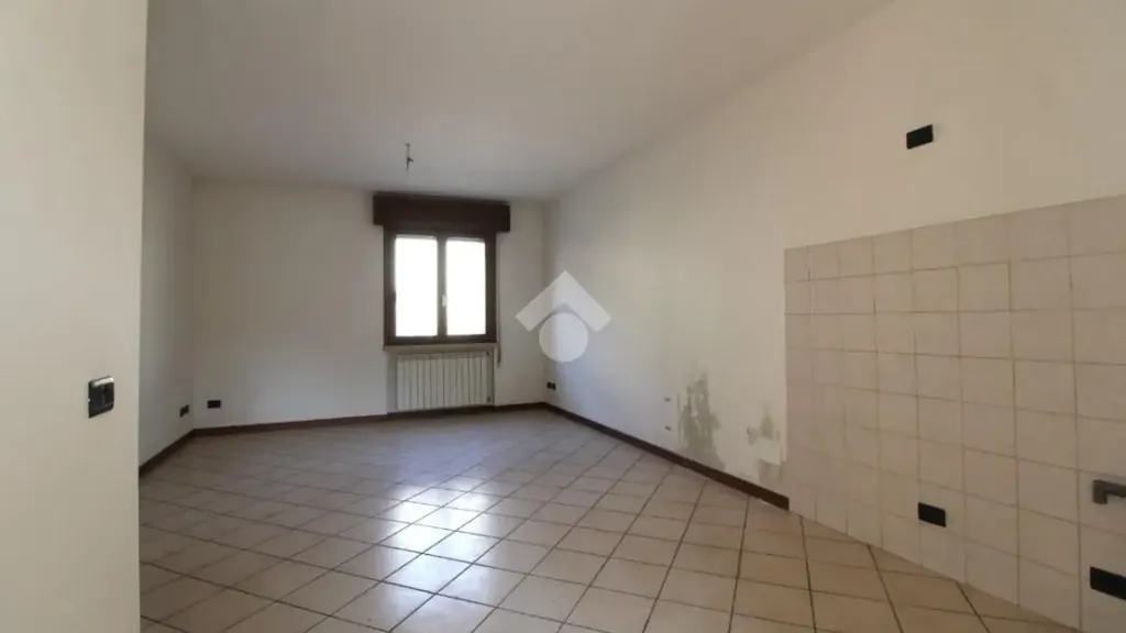 Pièces - Ground Floor Trilocale with Private Garage in Dello
