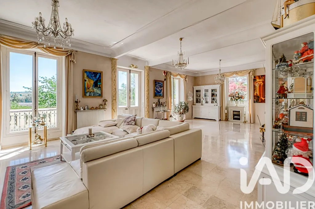 Maison 11 pièces à Thorigny-sur-Marne