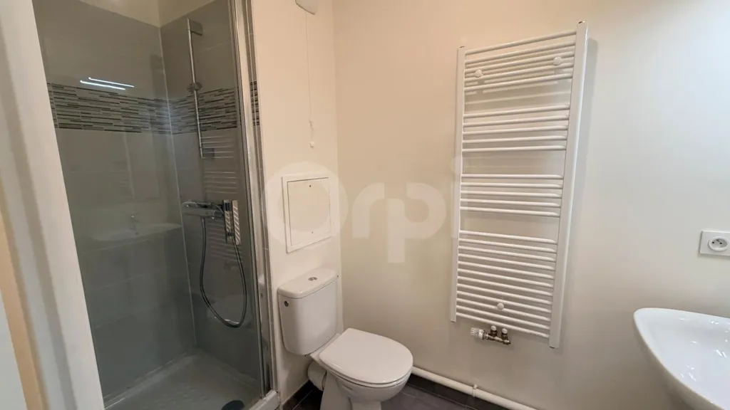 Vannitoad - Modern Flat with Balcony in Vernouillet