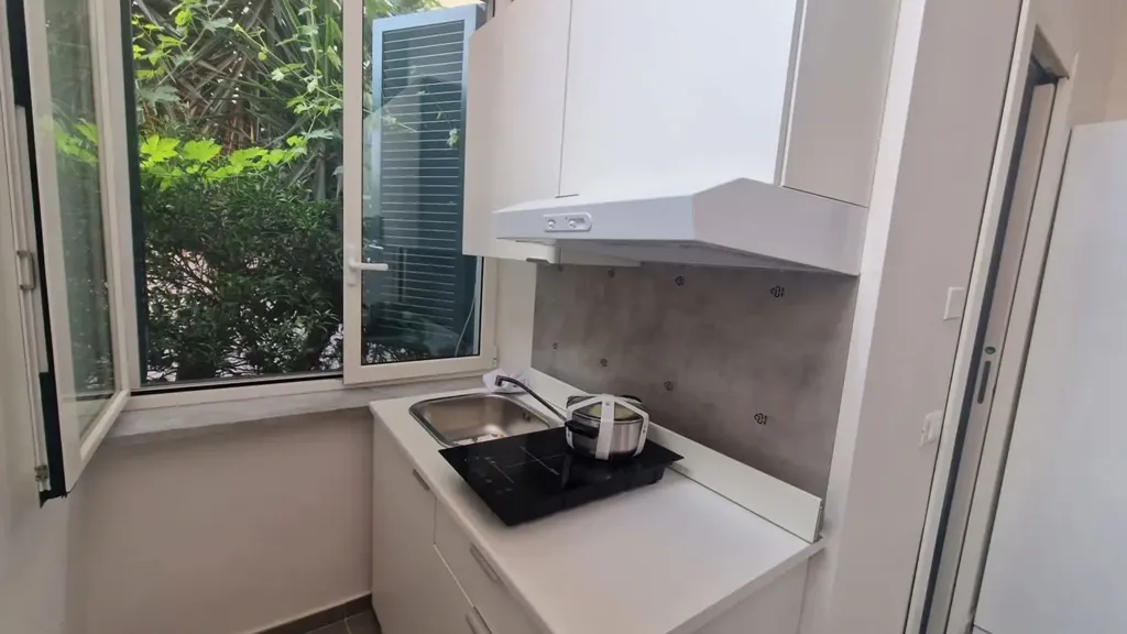 Cucina - Rented Studio with Central Location in Naples