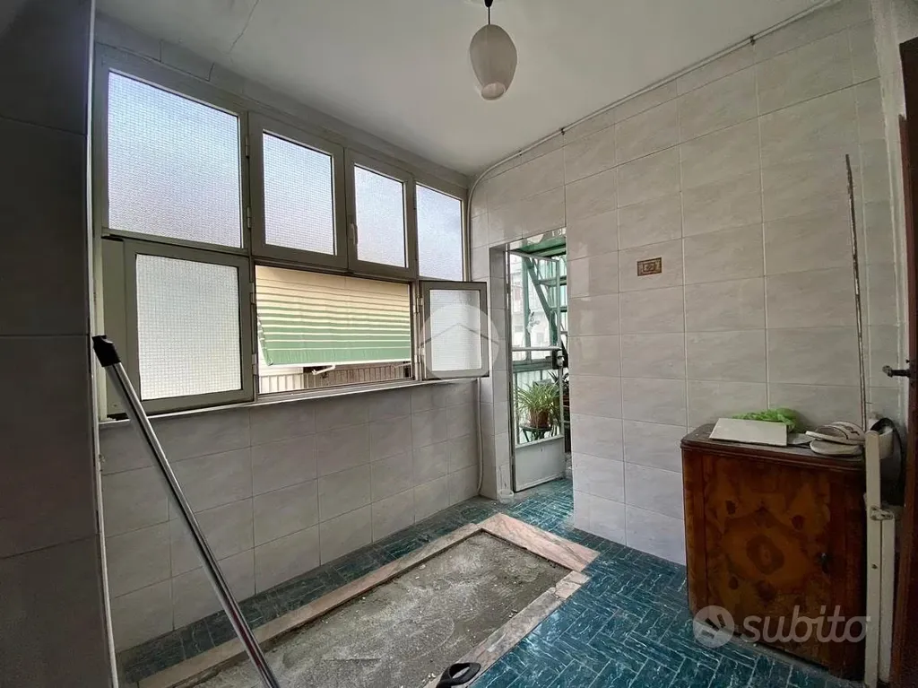 Salles de bain - 3-Room Apartment with Balcony in Naples