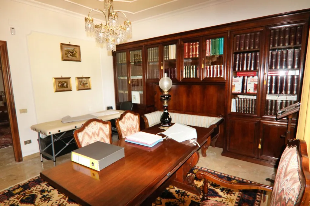 Kabinet - Hilltop Villa with Panoramic Views in Eboli