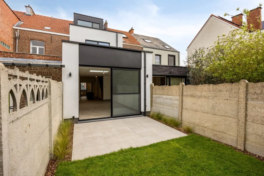 Aed - Renovated House with South-Facing Garden in Kessel-Lo